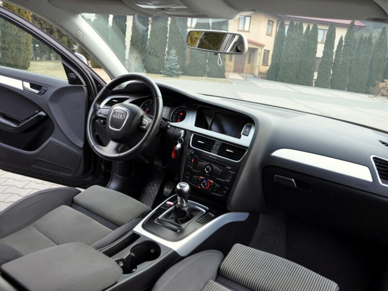 Audi A4 2.0TDI(143KM)*Xenon*Led*Klimatronik*Chrom*Welur*Reling*Parktr.*Alu16" B8 (2007-2015)
