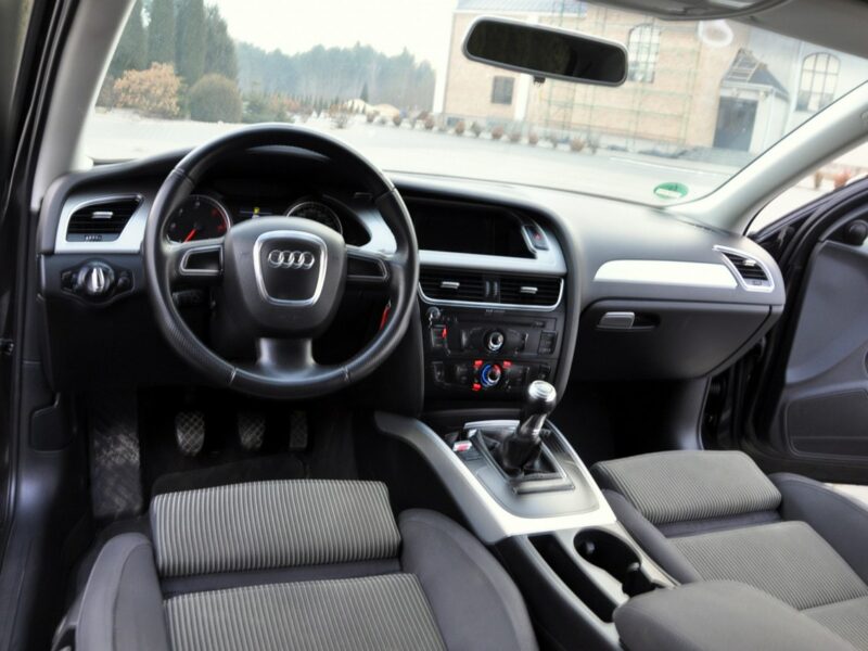 Audi A4 2.0TDI(143KM)*Xenon*Led*Klimatronik*Chrom*Welur*Reling*Parktr.*Alu16" B8 (2007-2015)