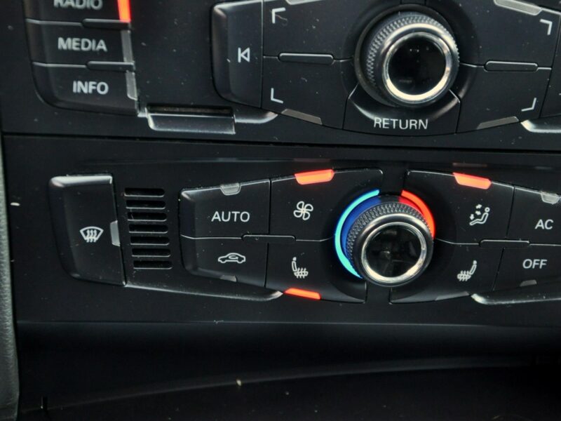 Audi A4 2.0TDI(143KM)*Xenon*Led*Klimatronik*Chrom*Welur*Reling*Parktr.*Alu16" B8 (2007-2015)