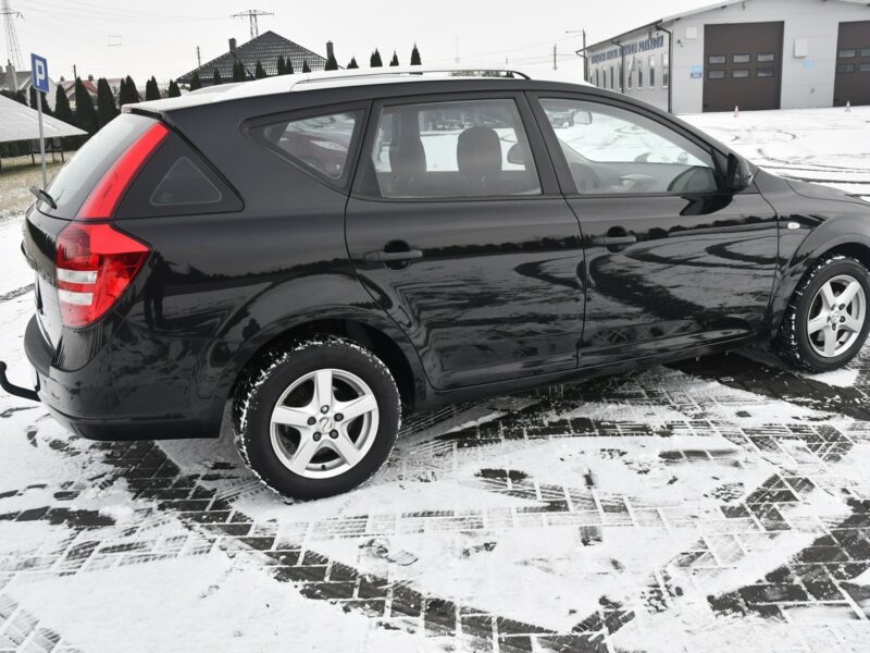 Toyota Avensis 1,6VVTi 132KM Soll/Alufelgi/Parktronic/Zadbany/Model2011 III (2009-)