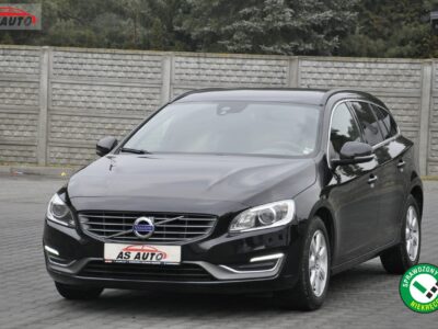 Volvo V60 2,0D4 181KM Momentum/Ledy/Xenon/Skóry/Navi/PDC/Serwis/GwArAnCjA I (2010-2018)