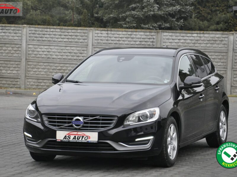 Volvo V60 2,0D4 181KM Momentum/Ledy/Xenon/Skóry/Navi/PDC/Serwis/GwArAnCjA I (2010-2018)