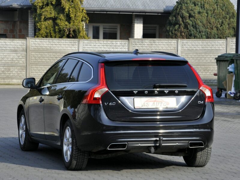 Volvo V60 2,0D4 181KM Momentum/Ledy/Xenon/Skóry/Navi/PDC/Serwis/GwArAnCjA I (2010-2018)