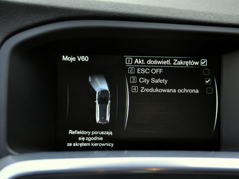 Volvo V60 2,0D4 181KM Momentum/Ledy/Xenon/Skóry/Navi/PDC/Serwis/GwArAnCjA I (2010-2018)