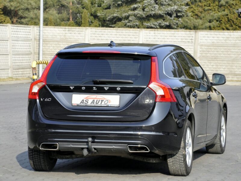 Volvo V60 2,0D4 181KM Momentum/Ledy/Xenon/Skóry/Navi/PDC/Serwis/GwArAnCjA I (2010-2018)