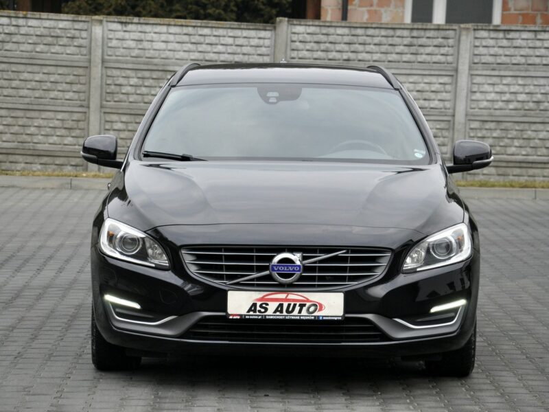 Volvo V60 2,0D4 181KM Momentum/Ledy/Xenon/Skóry/Navi/PDC/Serwis/GwArAnCjA I (2010-2018)