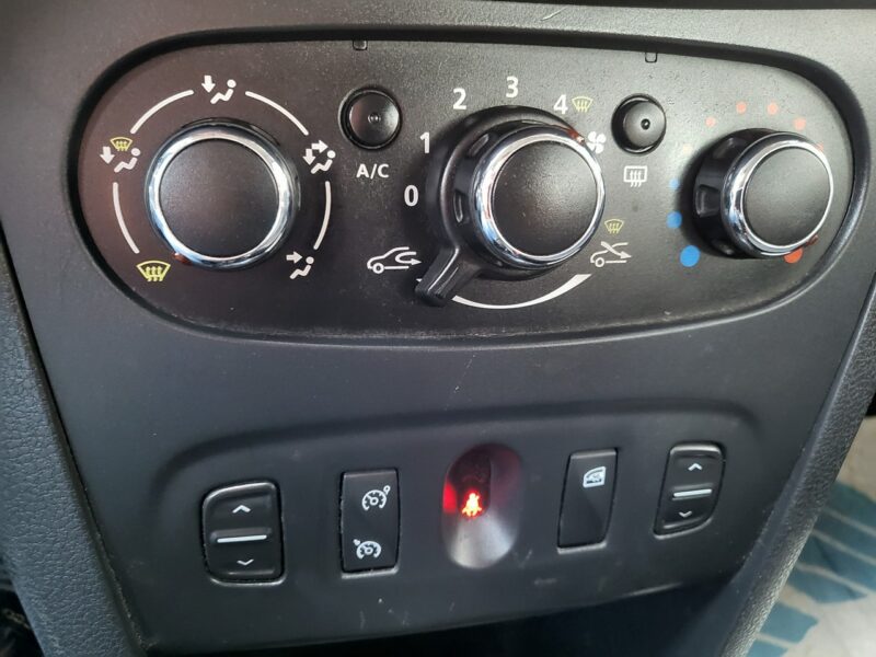 Dacia Logan 900 Turbo 90 KM Opłaty Z Niemiec I Właściciel Gwarancja Zapraszamy !!! II (2012-2020)