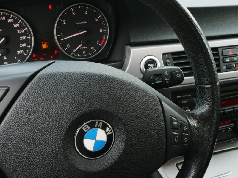 BMW 318 2.0 318i 143KM Kombi -Automat - Nowy rozrząd -Bardzo zadbana -Zobacz E90 (2005-2012)