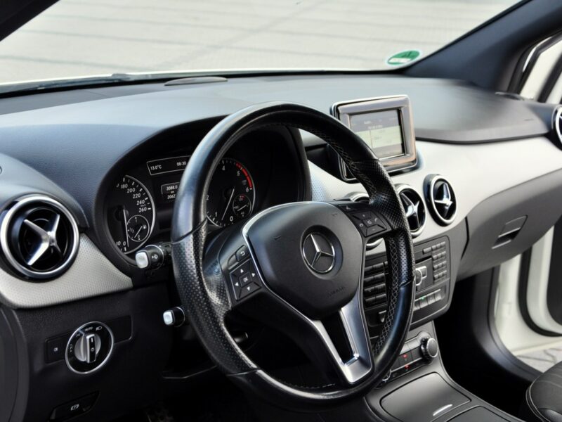 Mercedes B 220 2.2CDI(170KM)*Radar*Xenon*Led*Duża Navi*Kamera*Skóry*2xParkt*Alu17"ASO W246 (2011-)
