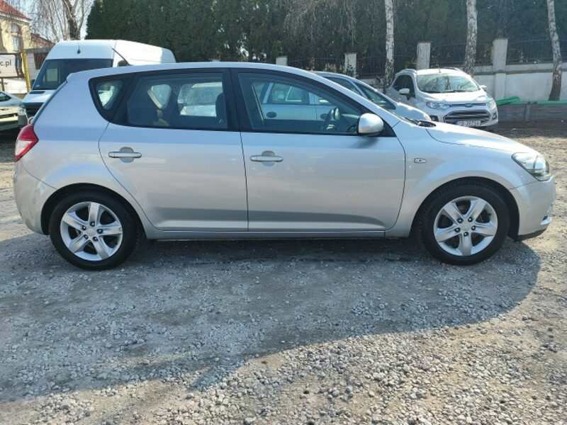 Kia Cee'd Navigacja!Kamera!Klimatronik!Parktronik!tylko 127.000 km I (2006-2012)