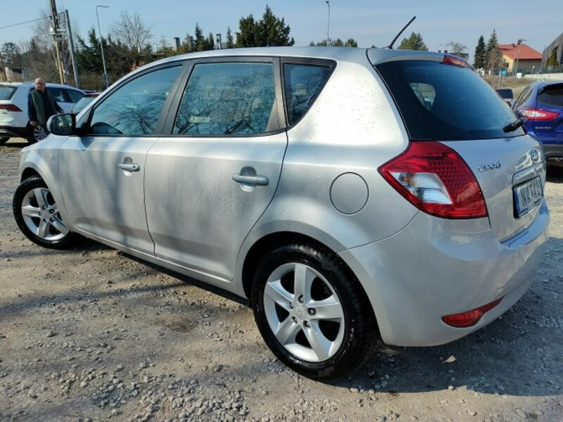 Kia Cee'd Navigacja!Kamera!Klimatronik!Parktronik!tylko 127.000 km I (2006-2012)