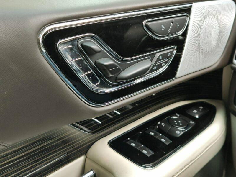 Lincoln Navigator III (U326) (2007-)