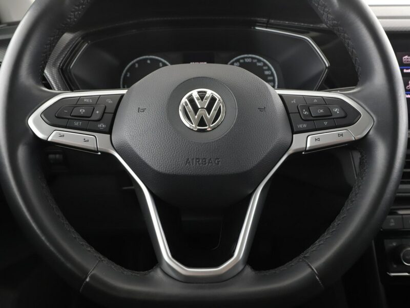 Volkswagen T-Cross Historia serwisowa Navi Czujniki parkowania pród+tył Podgrzewane fotel