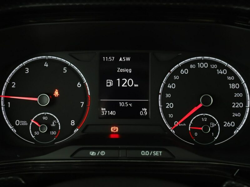 Volkswagen T-Cross Historia serwisowa Navi Czujniki parkowania pród+tył Podgrzewane fotel