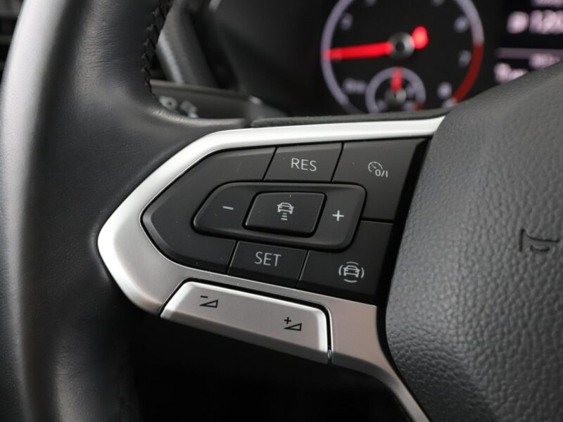 Volkswagen T-Cross Historia serwisowa Navi Czujniki parkowania pród+tył Podgrzewane fotel