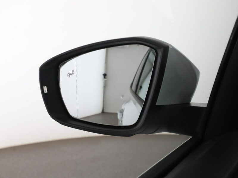Volkswagen T-Cross Historia serwisowa Navi Czujniki parkowania pród+tył Podgrzewane fotel