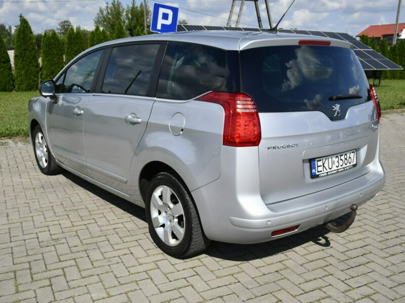 Land Rover Discovery MY23.5 3.0D I6 249 KM AWD Auto / R-Dynamic S / 7-os. / SalonPL / FV23% V (2017-)
