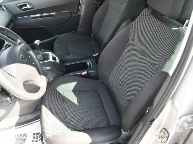 Land Rover Discovery MY23.5 3.0D I6 249 KM AWD Auto / R-Dynamic S / 7-os. / SalonPL / FV23% V (2017-)