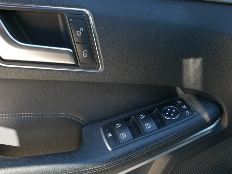 Mercedes E 200 2.0 CGI 184KM [Eu5] Sedan Automat -Skóra -Navi -Full LED -Zobacz W212 (2009-)