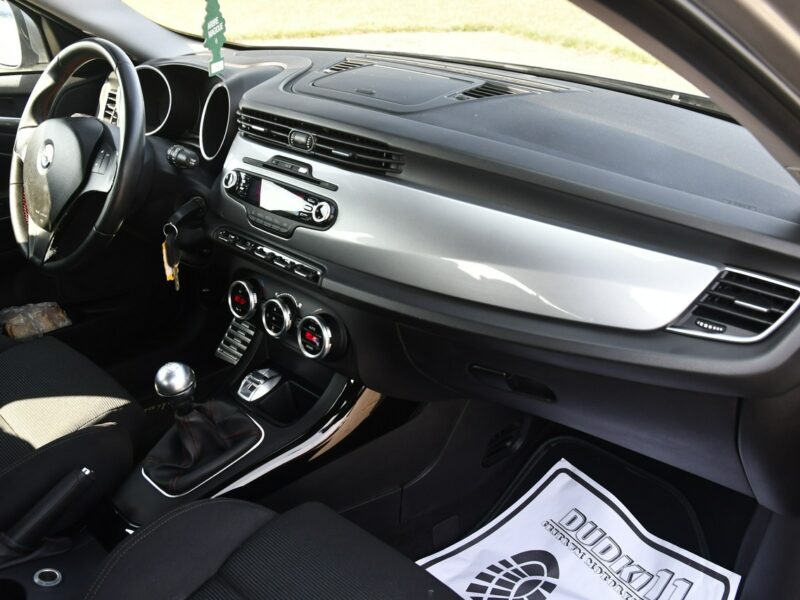 Alfa Romeo Giulietta 1,4Turbo Dudki11 Klimatronic.El.szyby.Centralka.Ledy.Hak.OKAZJA