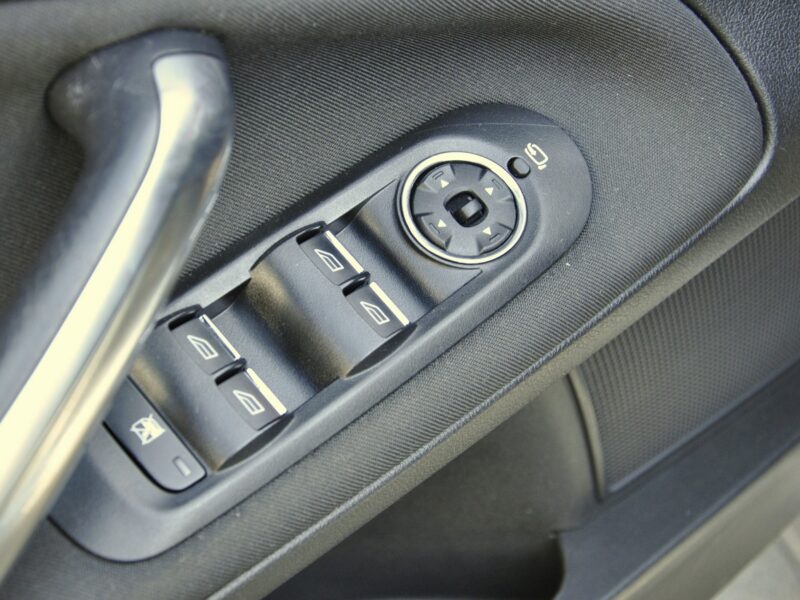 Ford Mondeo 2.0TDCi/ 163KM /Navi/LEDy/Converse/Alufelgi/Pod.fotele/2xkoła/PDC Mk4 (2007-2014)