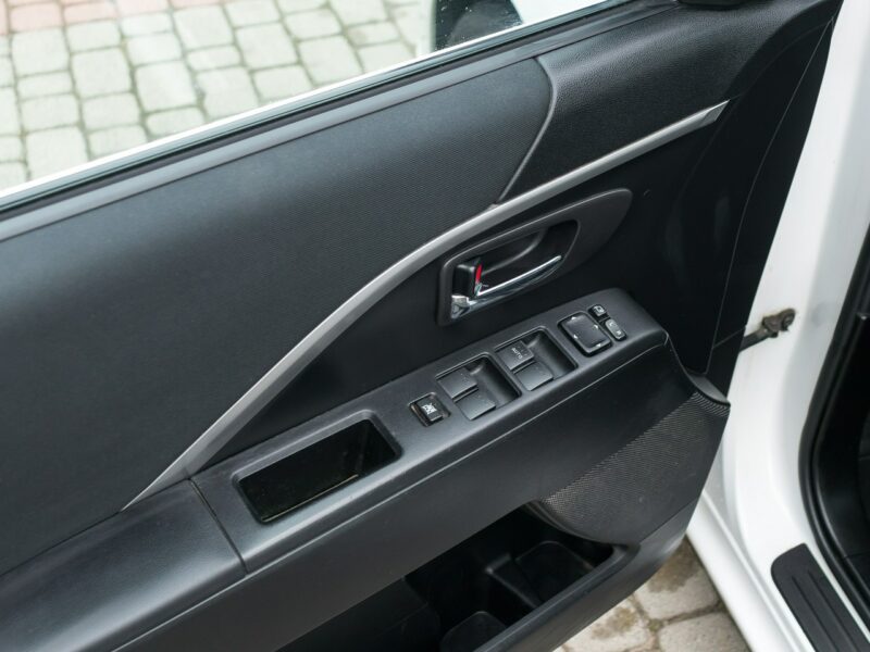 Mazda 5 1.8_Benzyna_115 KM_135 tyś. km_7 osób II (2010-)