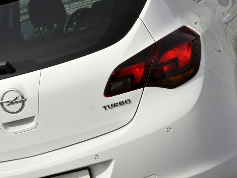 Opel Astra 1,6T 180KM Edition/Tempomat/Alufelgi/Parktronic/Climatronic/ J (2009-2019)