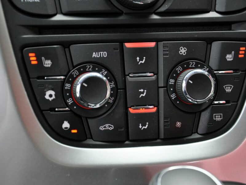 Opel Astra 1,6T 180KM Edition/Tempomat/Alufelgi/Parktronic/Climatronic/ J (2009-2019)