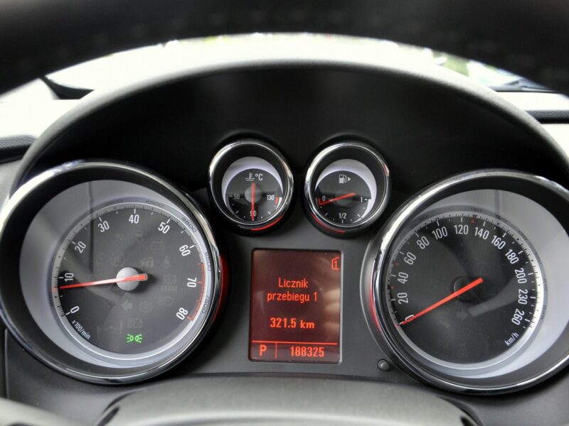 Opel Astra 1,6T 180KM Edition/Tempomat/Alufelgi/Parktronic/Climatronic/ J (2009-2019)