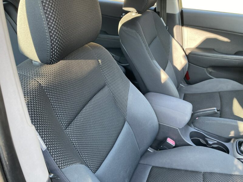 Hyundai i30 Po liftingu, klimatronik, czujniki parkowania, mocny silnik, 8 airbag I (2002-2013)
