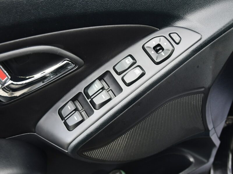 Hyundai ix35 1,6benz DUDKI11 Skóry,Navi.Kam.Przód Tył.Tempomat.Podg.Fot.Przód i T.