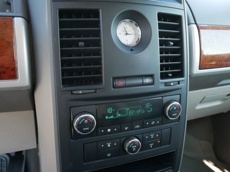 Chrysler Grand Voyager 2.8 CRD 163KM Automat Touring 7 osób -Krajowy -1 Wł od 9 lat -Zobacz IV (2007-2010)