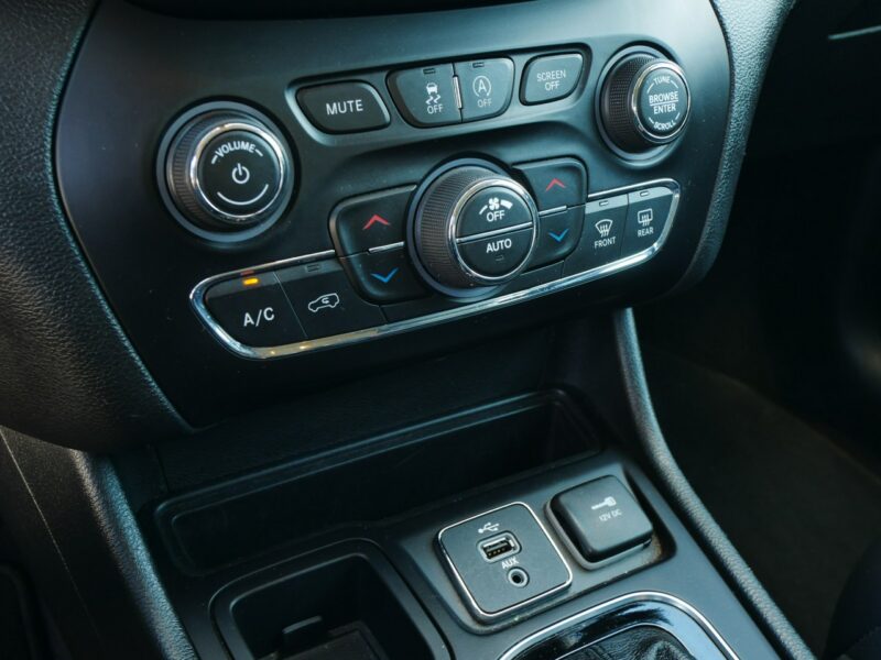 Jeep Cherokee 2.4 180KM Eu6 Limited Automat -Skóra el. reg +grzane fot i kierownica V (2014-)