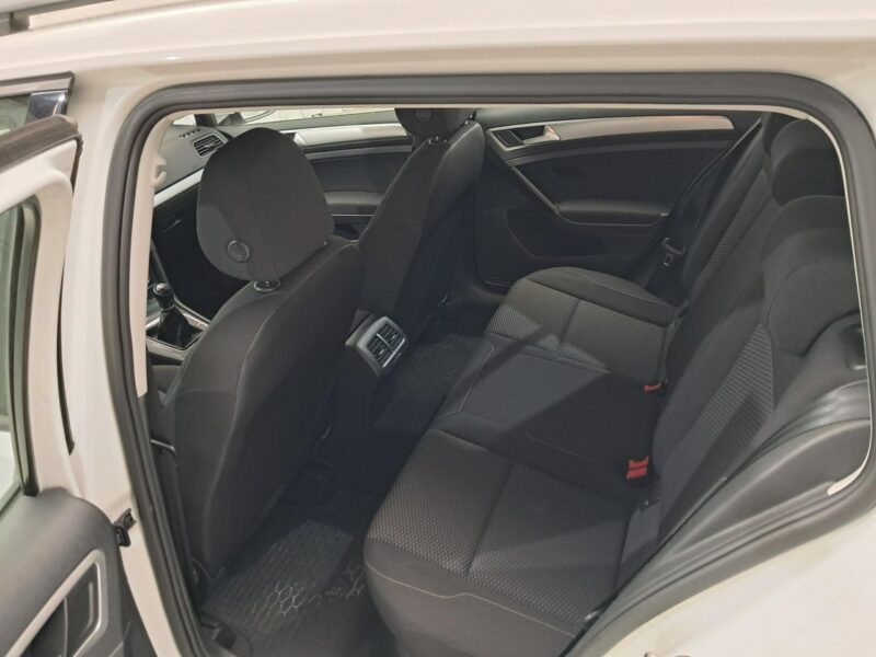 Volkswagen Golf VII (2012-)