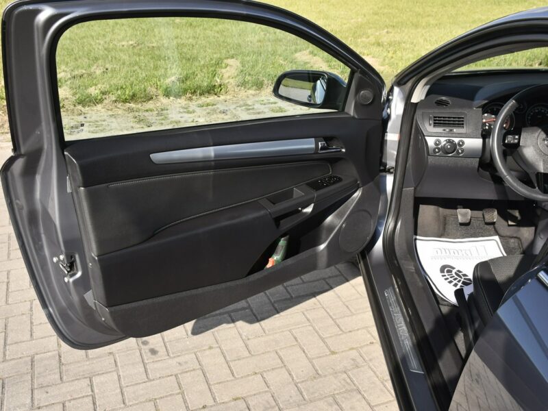 Opel Astra 1,6Benz OPC.Serwis.Klimatronic.Navigacja.Hak.Pół-skóry H (2004-2014)