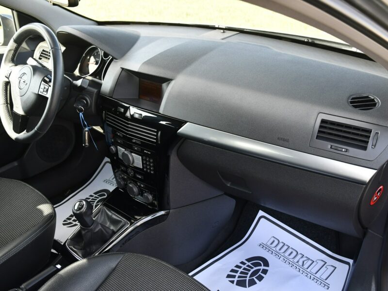 Opel Astra 1,6Benz OPC.Serwis.Klimatronic.Navigacja.Hak.Pół-skóry H (2004-2014)