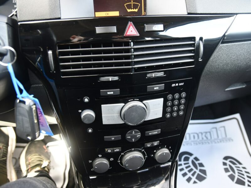 Opel Astra 1,6Benz OPC.Serwis.Klimatronic.Navigacja.Hak.Pół-skóry H (2004-2014)
