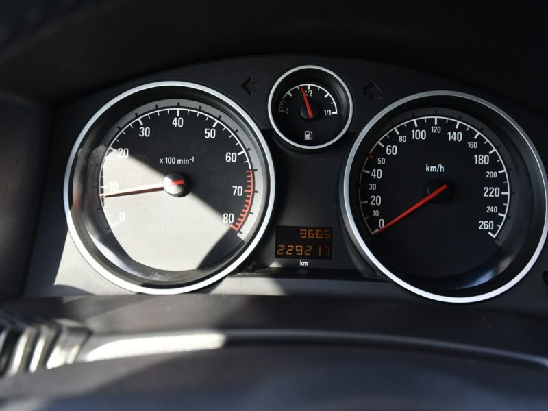 Opel Astra 1,6Benz OPC.Serwis.Klimatronic.Navigacja.Hak.Pół-skóry H (2004-2014)