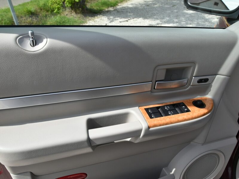 Chrysler Aspen Limited 5.7HEMi V8 340KM 2008r. 4x4 8os. Skóra Szyber NAVi Kamera