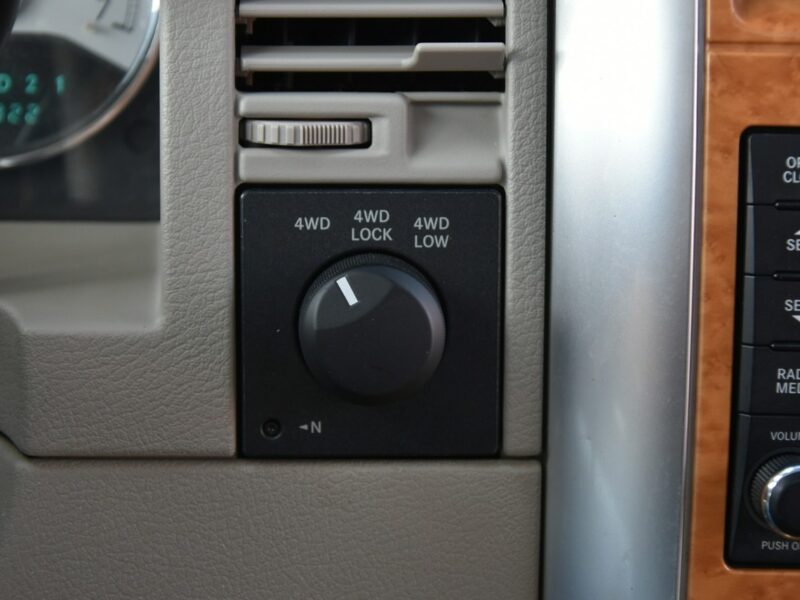 Chrysler Aspen Limited 5.7HEMi V8 340KM 2008r. 4x4 8os. Skóra Szyber NAVi Kamera