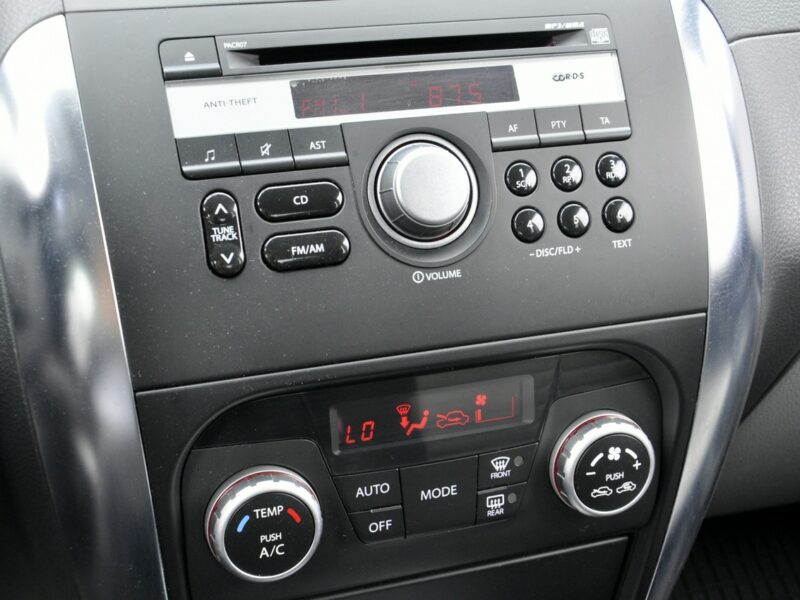 Suzuki SX4 1,6i 120KM Premium/Alu/KeyLessGo/Parktronic/Relingi/Serwisowany/PDC I (2006-2013)