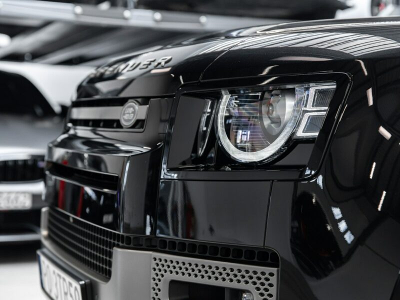 Land Rover Defender 90 3.0D X-Dynamic SE. Lodówka. Pneumatyka. Hak. Panorama. FV23%. IV (2019-)