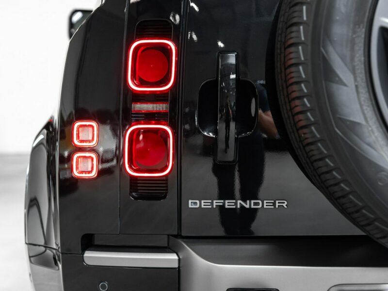 Land Rover Defender 90 3.0D X-Dynamic SE. Lodówka. Pneumatyka. Hak. Panorama. FV23%. IV (2019-)