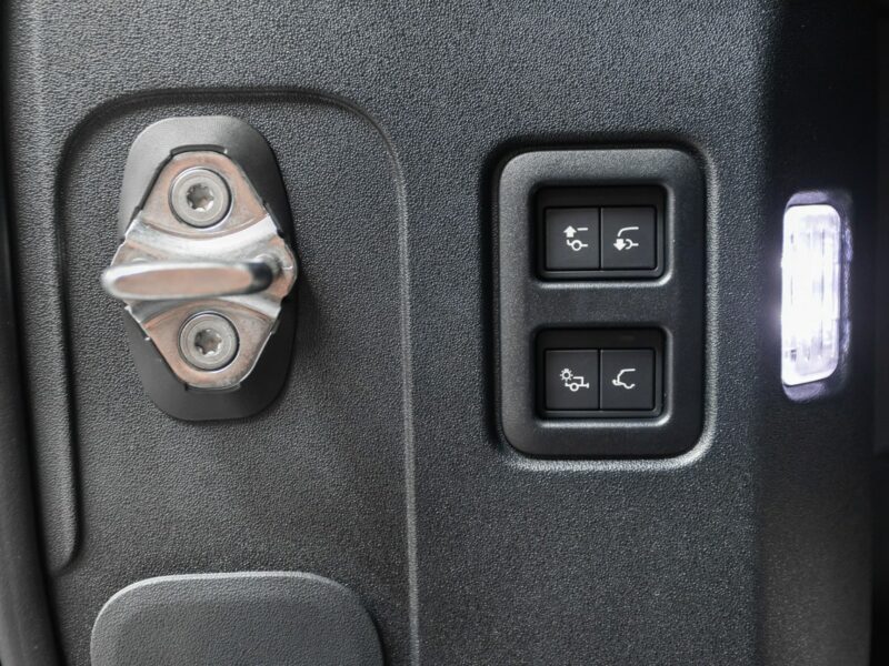 Land Rover Defender 90 3.0D X-Dynamic SE. Lodówka. Pneumatyka. Hak. Panorama. FV23%. IV (2019-)