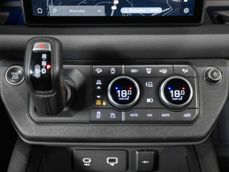Land Rover Defender 90 3.0D X-Dynamic SE. Lodówka. Pneumatyka. Hak. Panorama. FV23%. IV (2019-)
