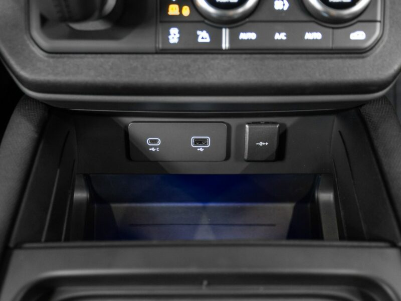 Land Rover Defender 90 3.0D X-Dynamic SE. Lodówka. Pneumatyka. Hak. Panorama. FV23%. IV (2019-)