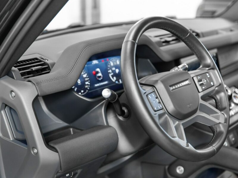 Land Rover Defender 90 3.0D X-Dynamic SE. Lodówka. Pneumatyka. Hak. Panorama. FV23%. IV (2019-)