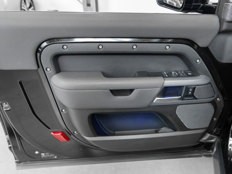 Land Rover Defender 90 3.0D X-Dynamic SE. Lodówka. Pneumatyka. Hak. Panorama. FV23%. IV (2019-)
