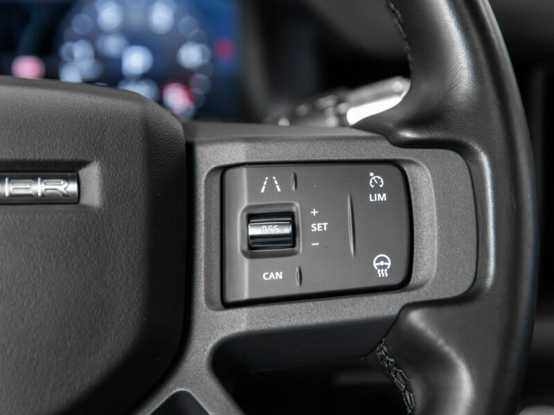 Land Rover Defender 90 3.0D X-Dynamic SE. Lodówka. Pneumatyka. Hak. Panorama. FV23%. IV (2019-)