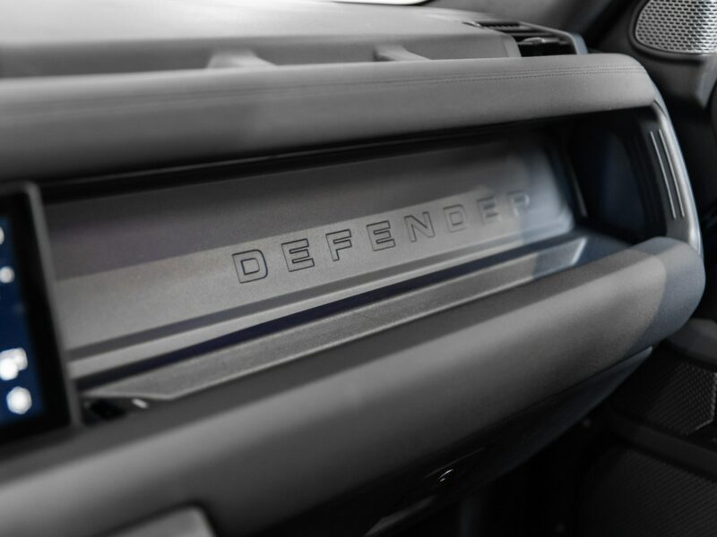 Land Rover Defender 90 3.0D X-Dynamic SE. Lodówka. Pneumatyka. Hak. Panorama. FV23%. IV (2019-)